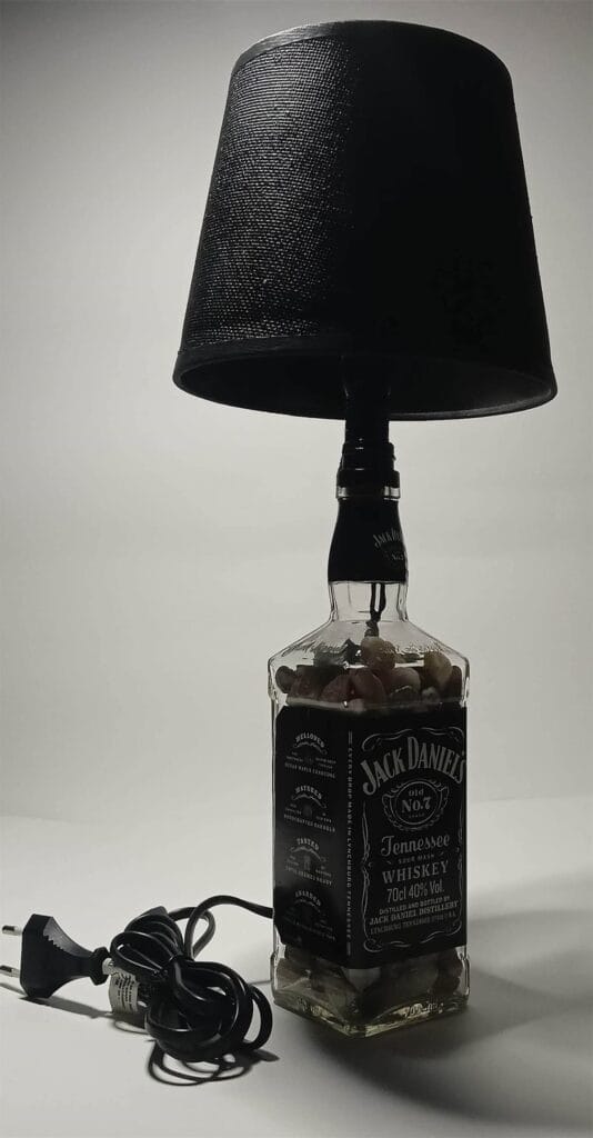 01_Tennessee Spirit_Jack Daniels_bottlelamp_side2