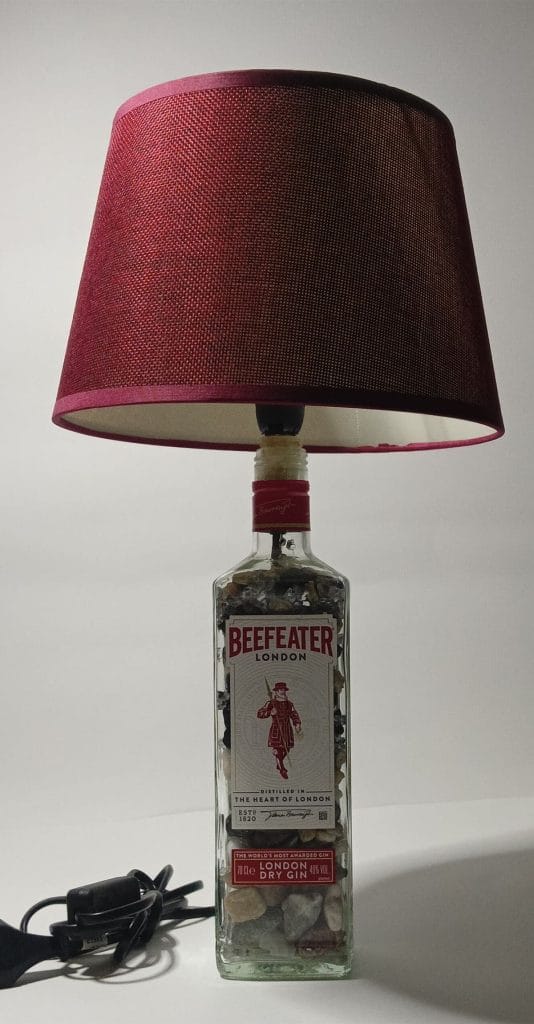 04_TonicTwist_Beefeater_bottlelamp-front