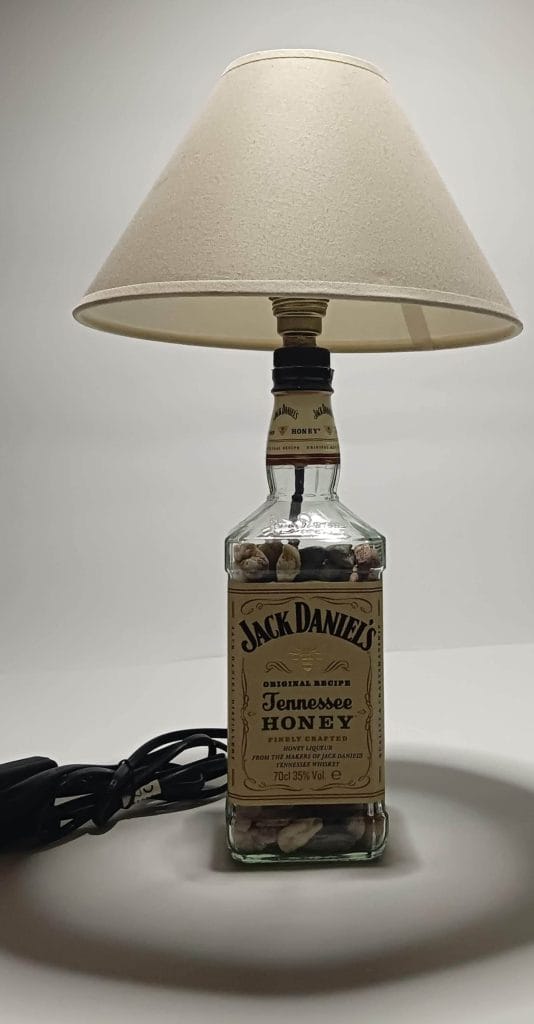 05_Gloaming Honeybee_Jack Honey_bottlelamp_front
