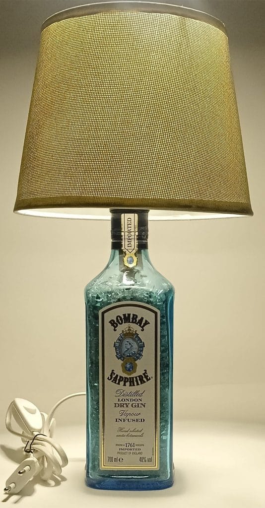 06_Enchanted Essence_Bombay_Shapphire_bottlelamp_cool_light
