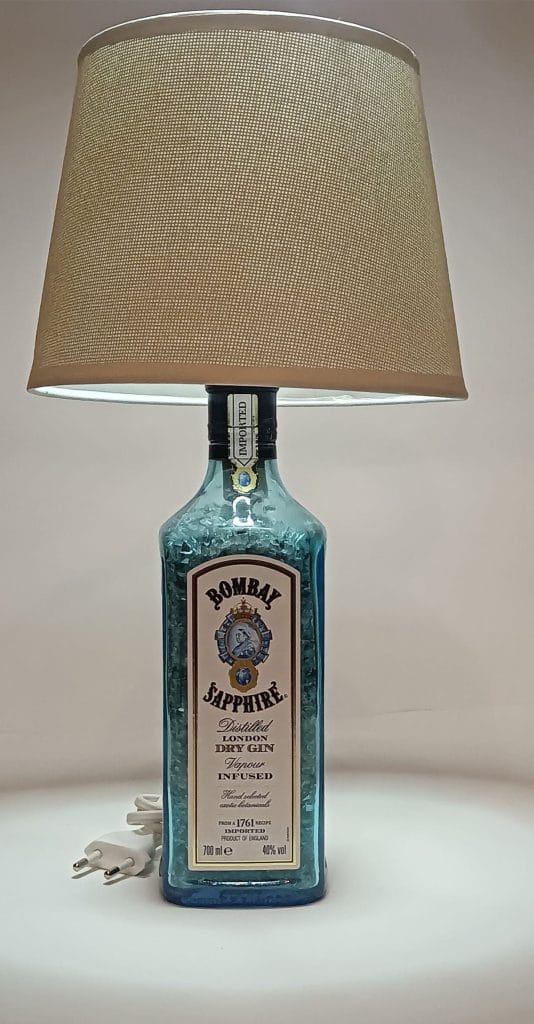 06_Enchanted Essence_Bombay_Shapphire_bottlelamp_front